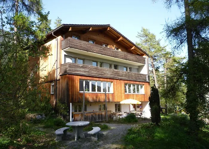 Otel Casa Selva Trin